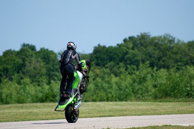 2 roues  c'est 1 de trop -)_5794905274_l.jpg